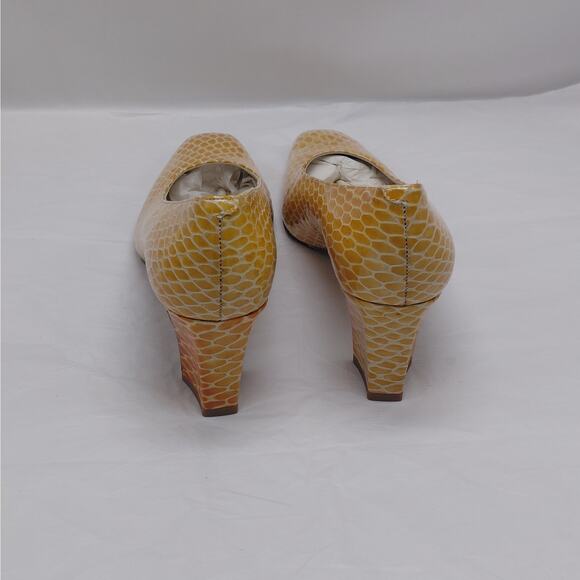 Rangoni Firenze Minx Beige Embossed Leather Block Heel Pumps 8 AAA Narrow Italy - Picture 9 of 12